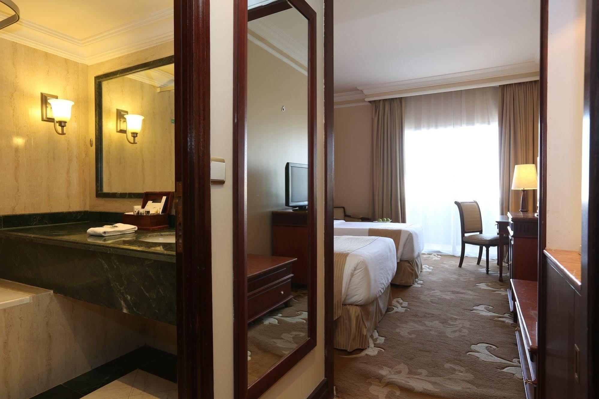 Mercure Hotel Khamis Mushayt คามิสมูชาอิท ภายนอก รูปภาพ